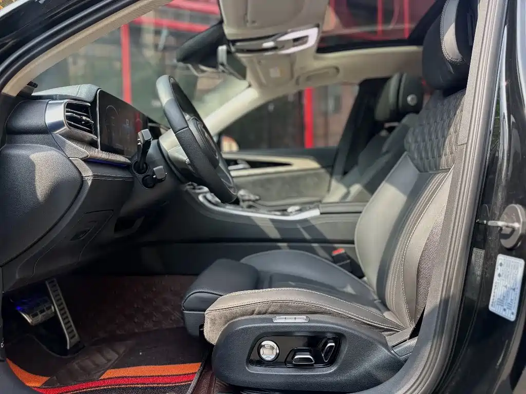 Hongqi H9 2020 2.0T Zhilianqi Chang Edition купить на сайте DeffCars
