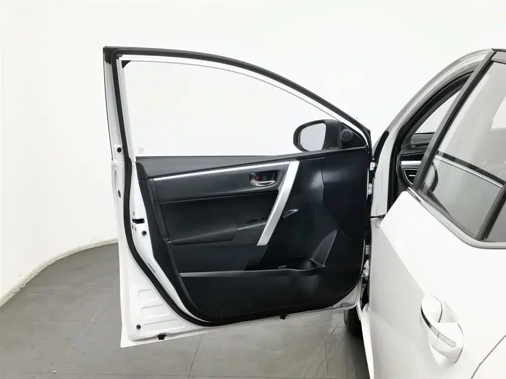 Corolla 2017 facelift 1.6L manual GL купить на сайте DeffCars