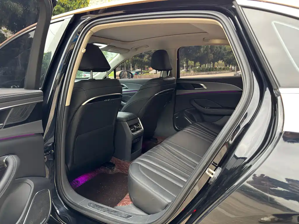 Hongqi H5 2023 2.0T Automatic Zhilianqichang Edition купить на сайте DeffCars