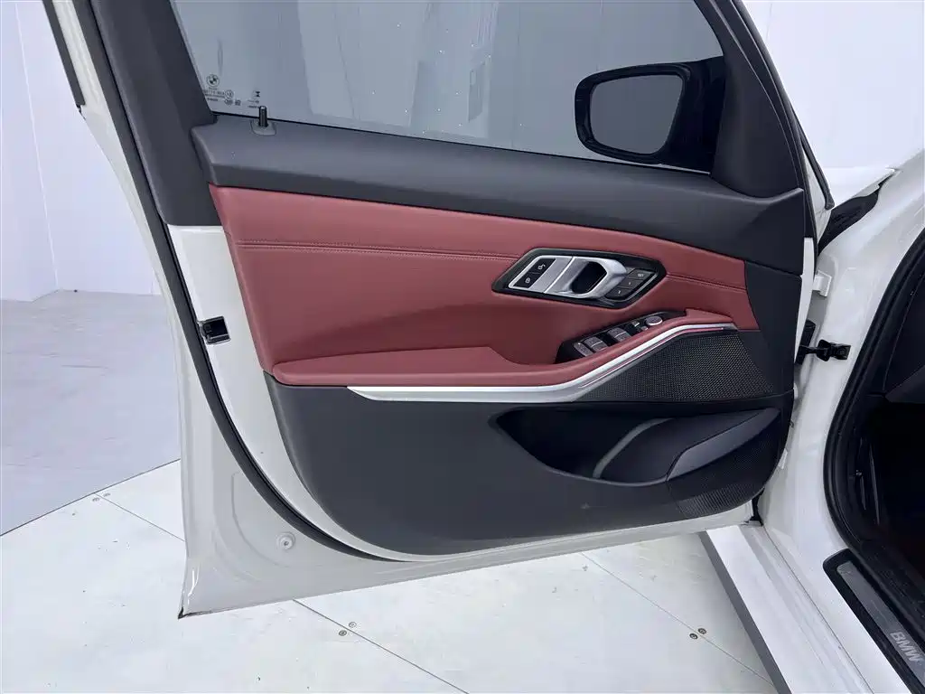 BMW i3 2024 eDrive 35 L купить на сайте DeffCars