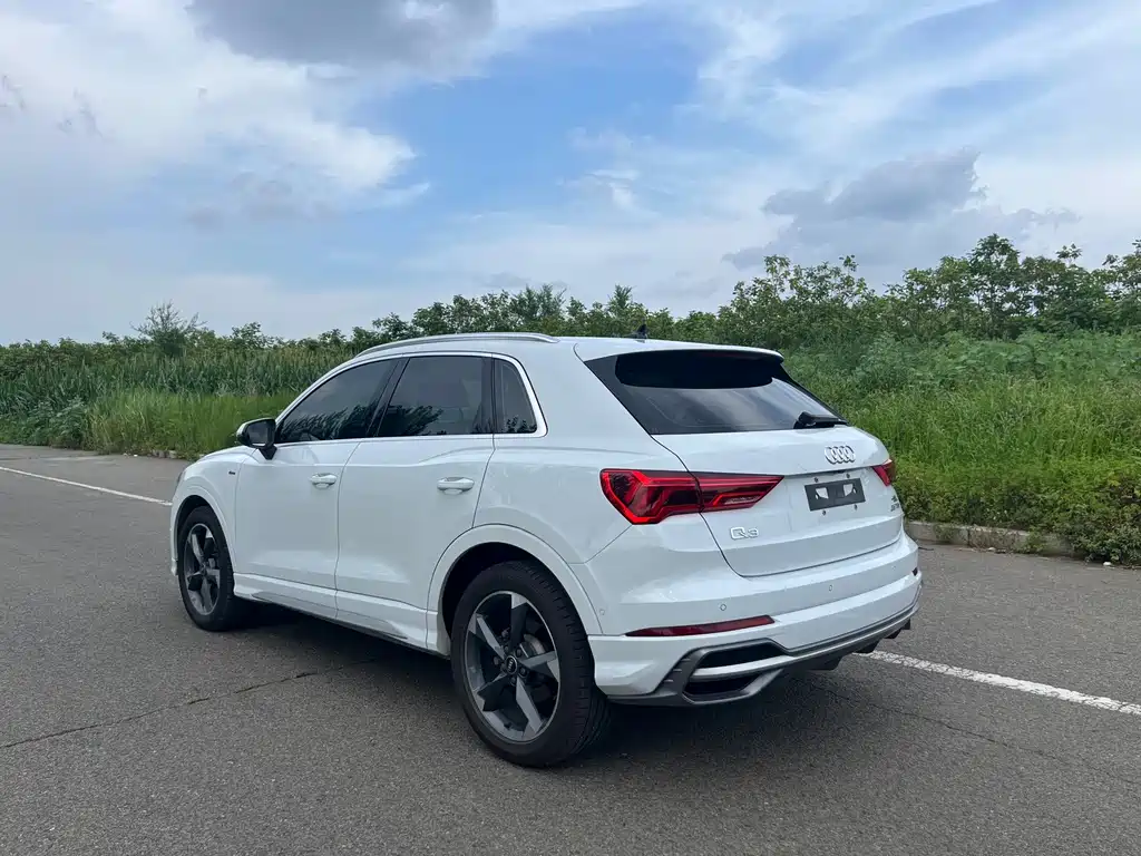 Audi Q3 2022 35 TFSI Fashionable and Dynamic купить на сайте DeffCars