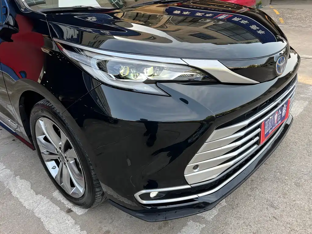 SIENNA 2023 2.5L Hybrid Platinum Edition купить на сайте DeffCars
