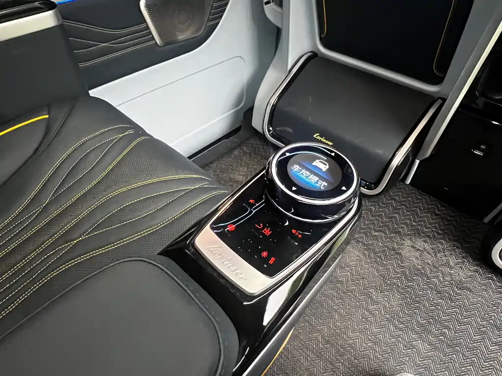 Lorinser VS Series 2021 VS600MX Gulfstream·Heaven and Earth Integrate купить на сайте DeffCars
