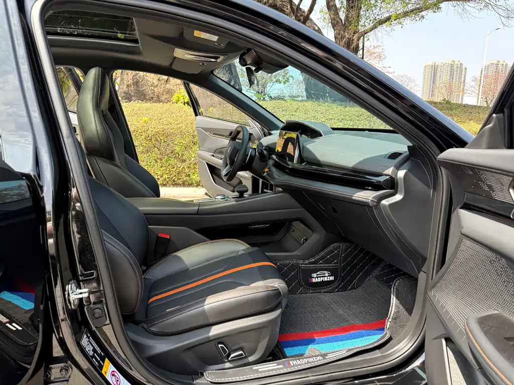 Changan UNI-V 2024 1.5T premium model купить на сайте DeffCars