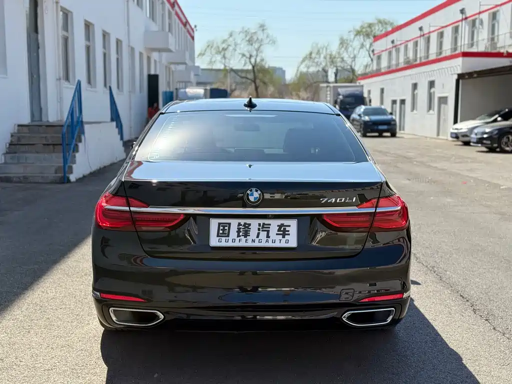 BMW 7 Series 2016 730Li Leading Model купить на сайте DeffCars