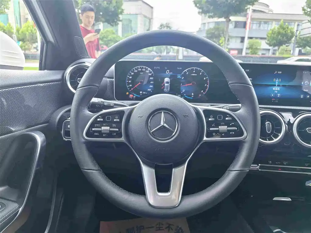 Mercedes-Benz A-Class Imported 2019 A 200 Dynamic купить на сайте DeffCars
