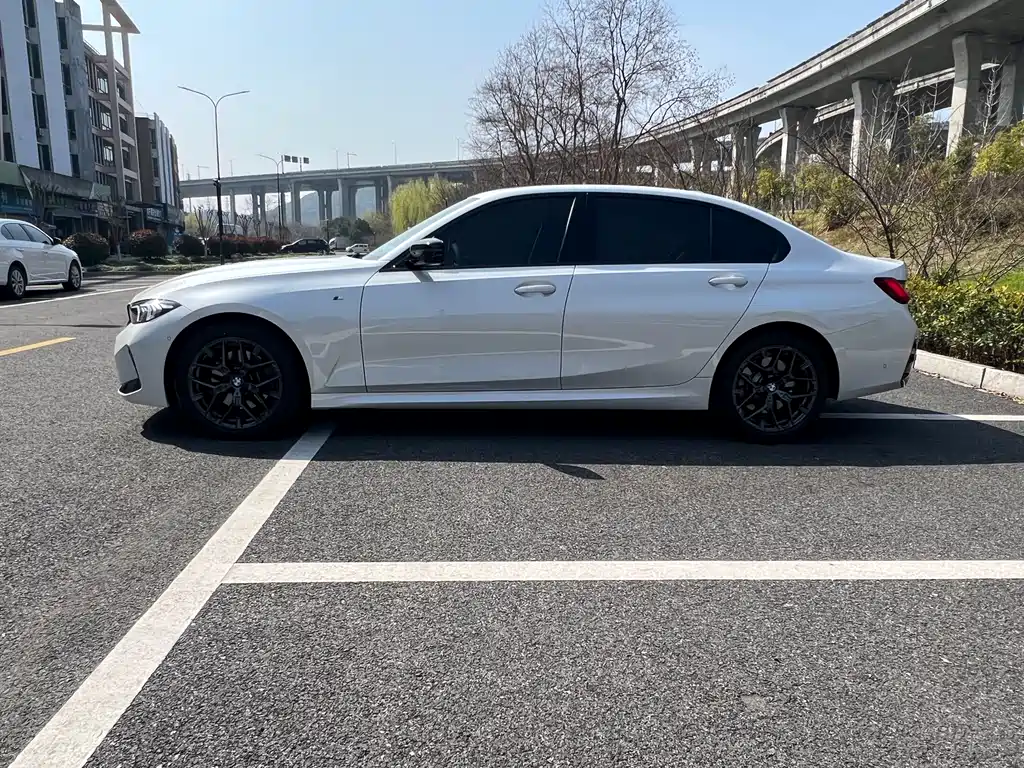 BMW 3 Series 2025 330Li M Sports Night Package купить на сайте DeffCars