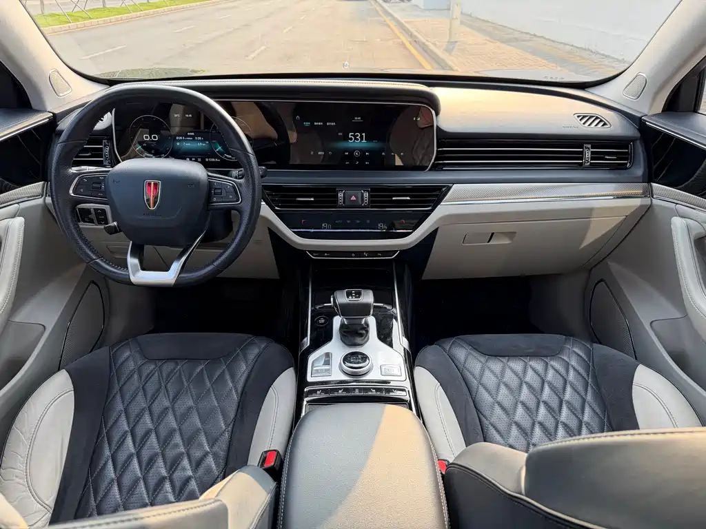 Hongqi HS5 2022 2.0T Zhilian Qixiang four-wheel drive version купить на сайте DeffCars