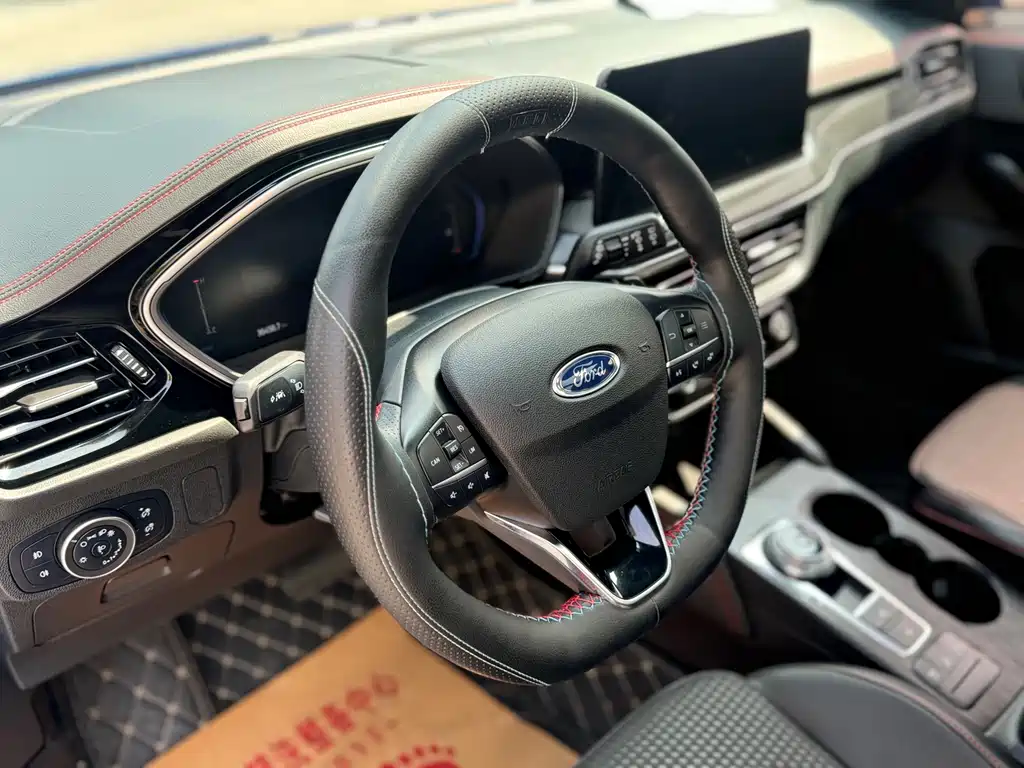 Focus 2021 Hatchback EcoBoost 180 Automatic ST Line купить на сайте DeffCars