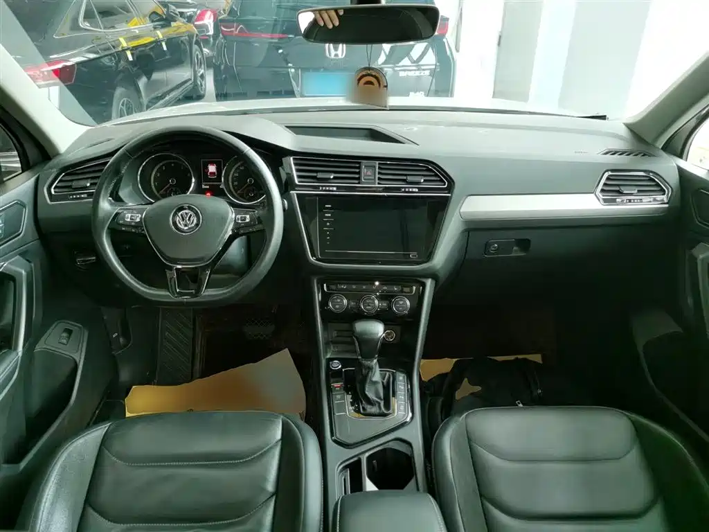 Tiguan L 2020 330TSI automatic two-wheel drive smart luxury version National VI купить на сайте DeffCars