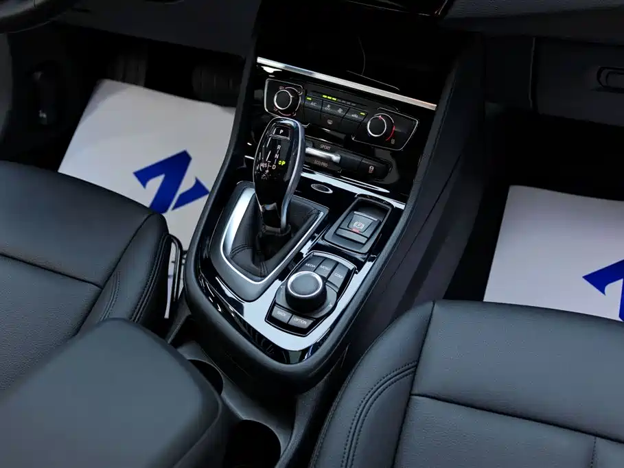 BMW 2 Series Multipurpose Station Wagon 2019 220i Leading Model купить на сайте DeffCars