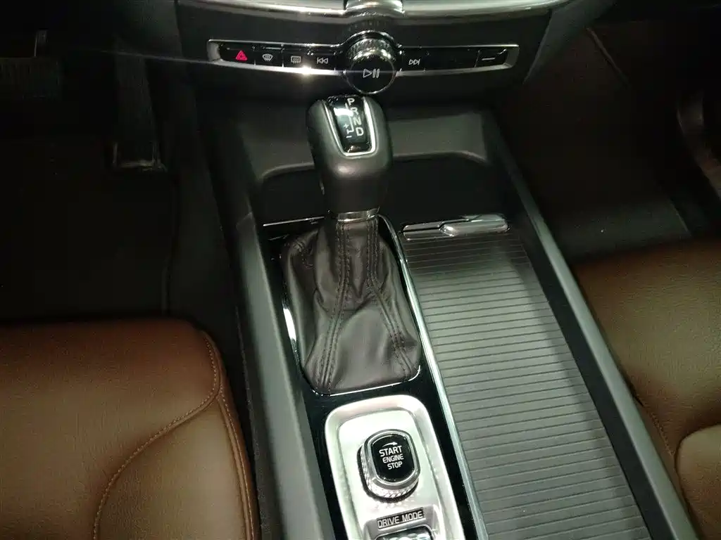 Volvo XC60 2021 T5 four-wheel drive Zhiyi Luxury Edition купить на сайте DeffCars
