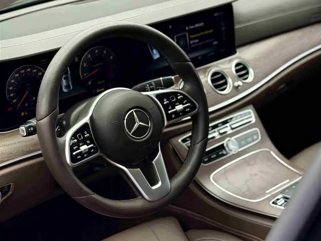 Mercedes-Benz E-Class 2019 E 200 L купить на сайте DeffCars