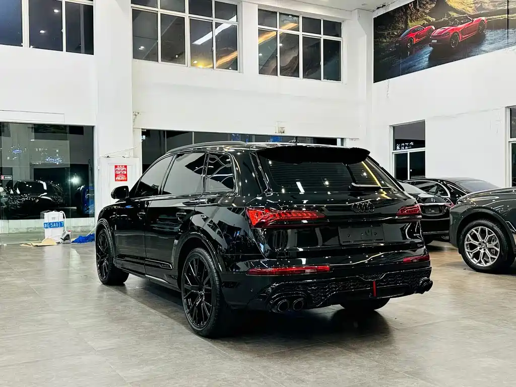 Audi Q7 2023 55 TFSI quattro S line ice and snow sports version купить на сайте DeffCars