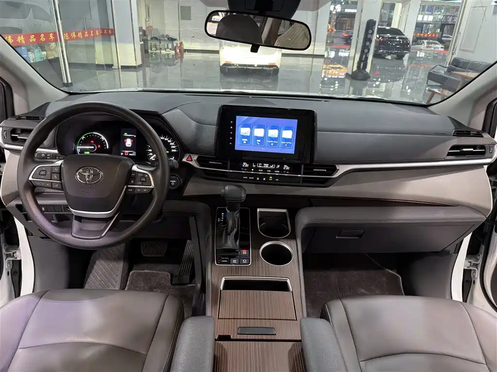 SIENNA 2023 2.5L Hybrid Comfort Edition купить на сайте DeffCars