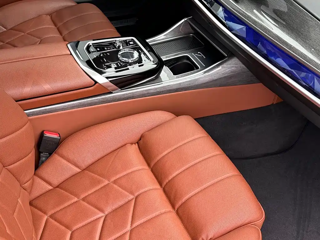 BMW 7 Series 2023 facelift 740Li exclusive M sports package купить на сайте DeffCars