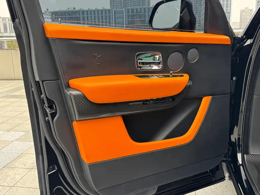 Cullinan 2020 Black Badge купить на сайте DeffCars