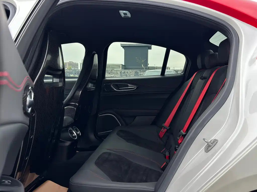 Giulia Juliet 2019 2.9T 510HP F1 Limited Edition купить на сайте DeffCars