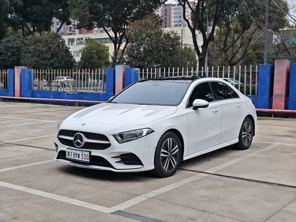 Mercedes-Benz A-Class 2019 A 180 L Sports Sedan купить на сайте DeffCars