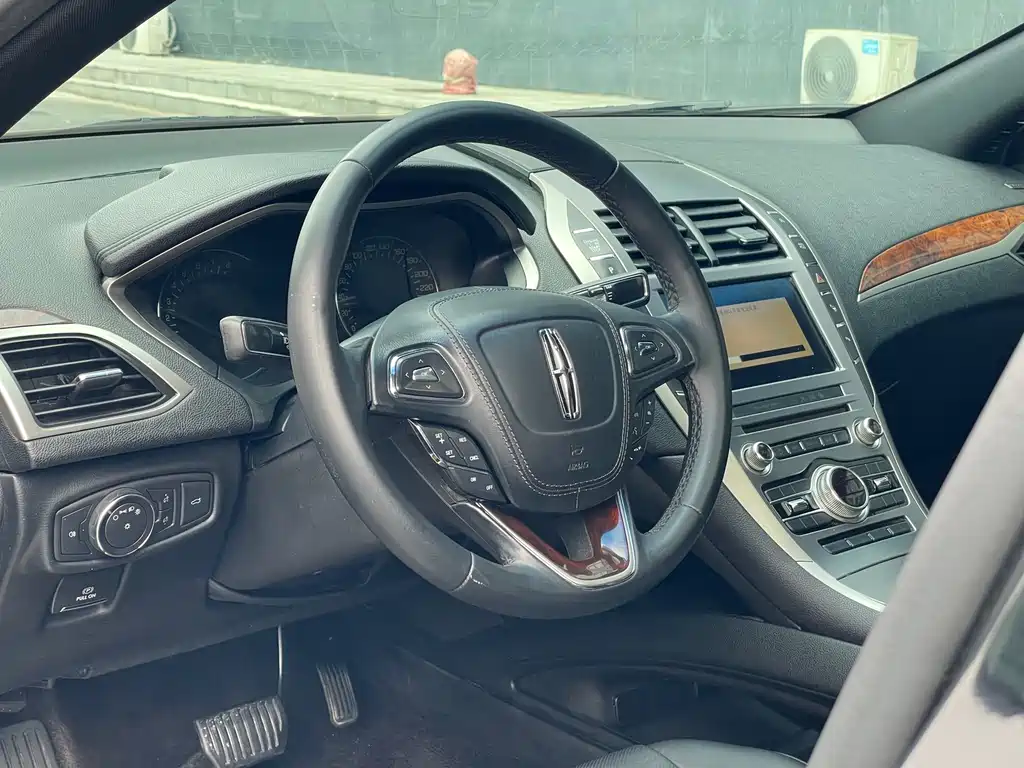 Lincoln MKZ 2017 2.0T Zunya Edition купить на сайте DeffCars