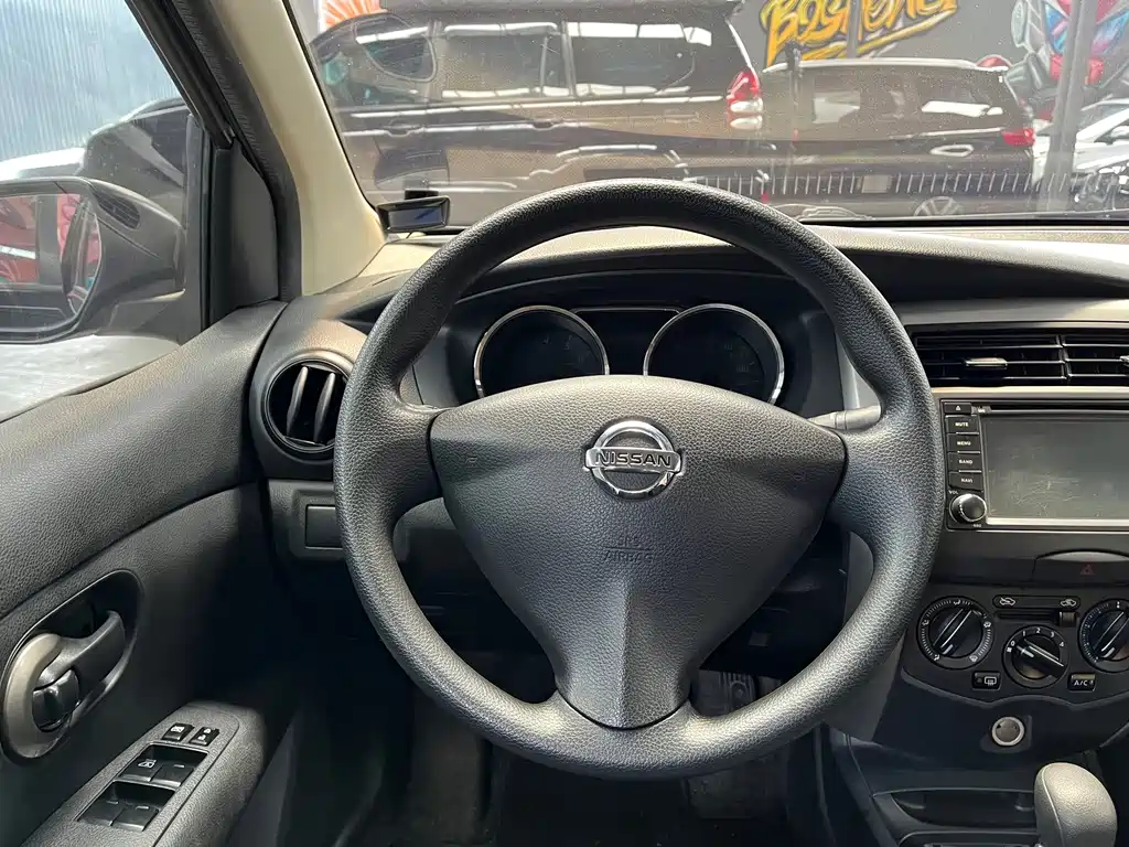 Liwei 2013 1.6XE CVT Comfort Edition купить на сайте DeffCars