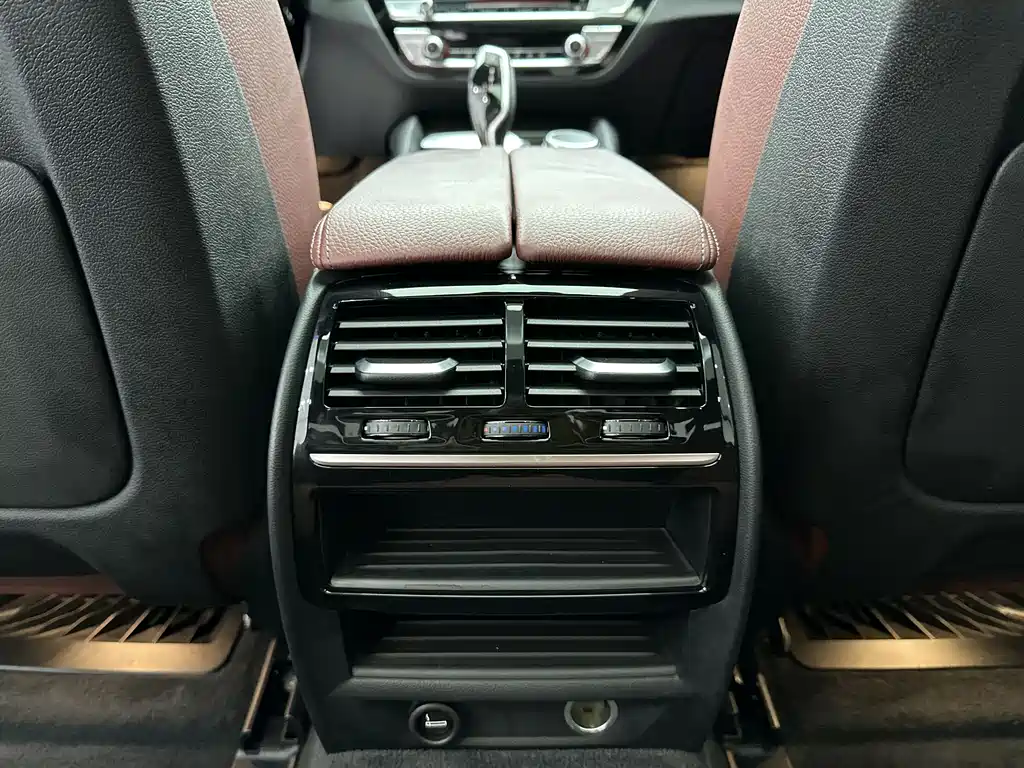 BMW 5 Series 2018 facelift 530Li Exclusive M Sports Package купить на сайте DeffCars