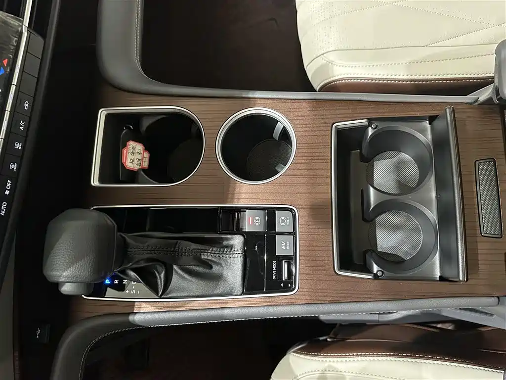 SIENNA 2024 2.5L Hybrid Comfort Edition купить на сайте DeffCars