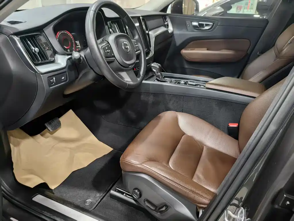 Volvo XC60 2019 T5 Four-wheel Drive Smart Edition National VI купить на сайте DeffCars