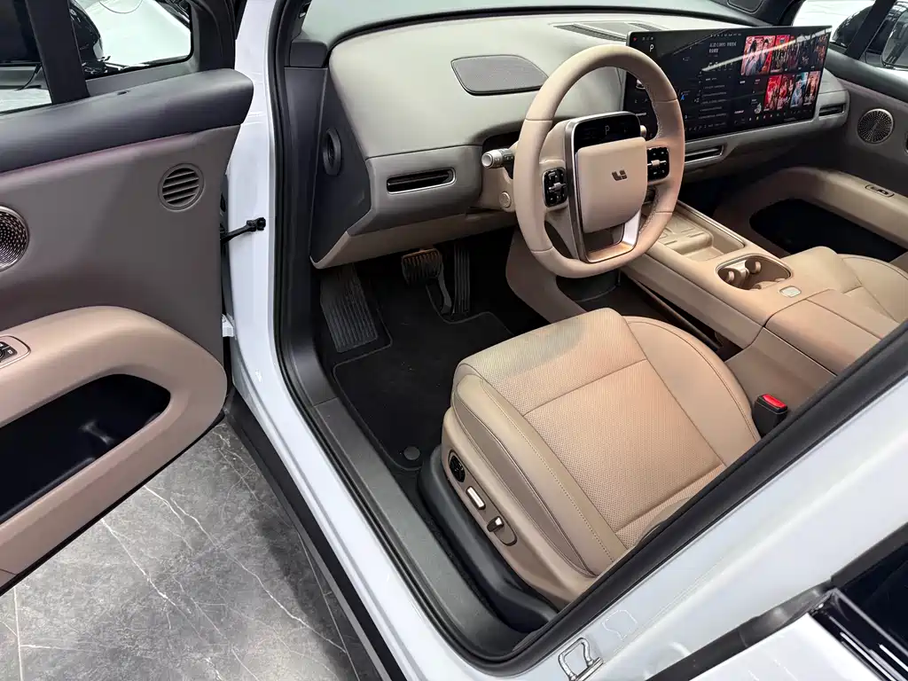 Ideal i6 2025 two-wheel drive standard version купить на сайте DeffCars