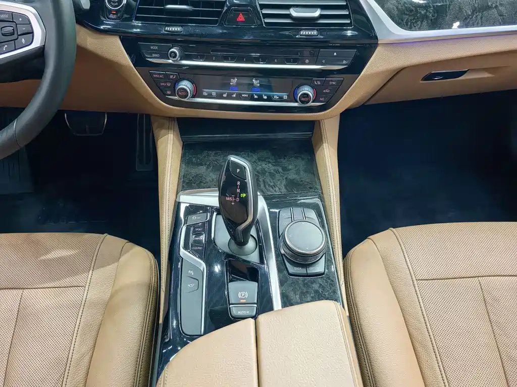 BMW 5 Series 2018 530Li Exclusive M Sports Package купить на сайте DeffCars