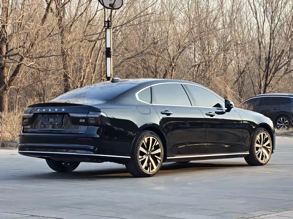 Volvo S90 2026 B5 Zhiyi Luxury Edition купить на сайте DeffCars