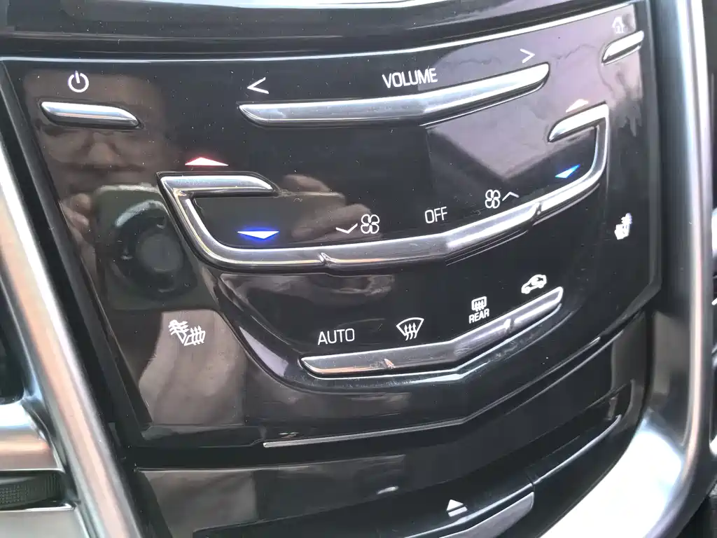 Cadillac SRX 2015 3.0L Elite купить на сайте DeffCars
