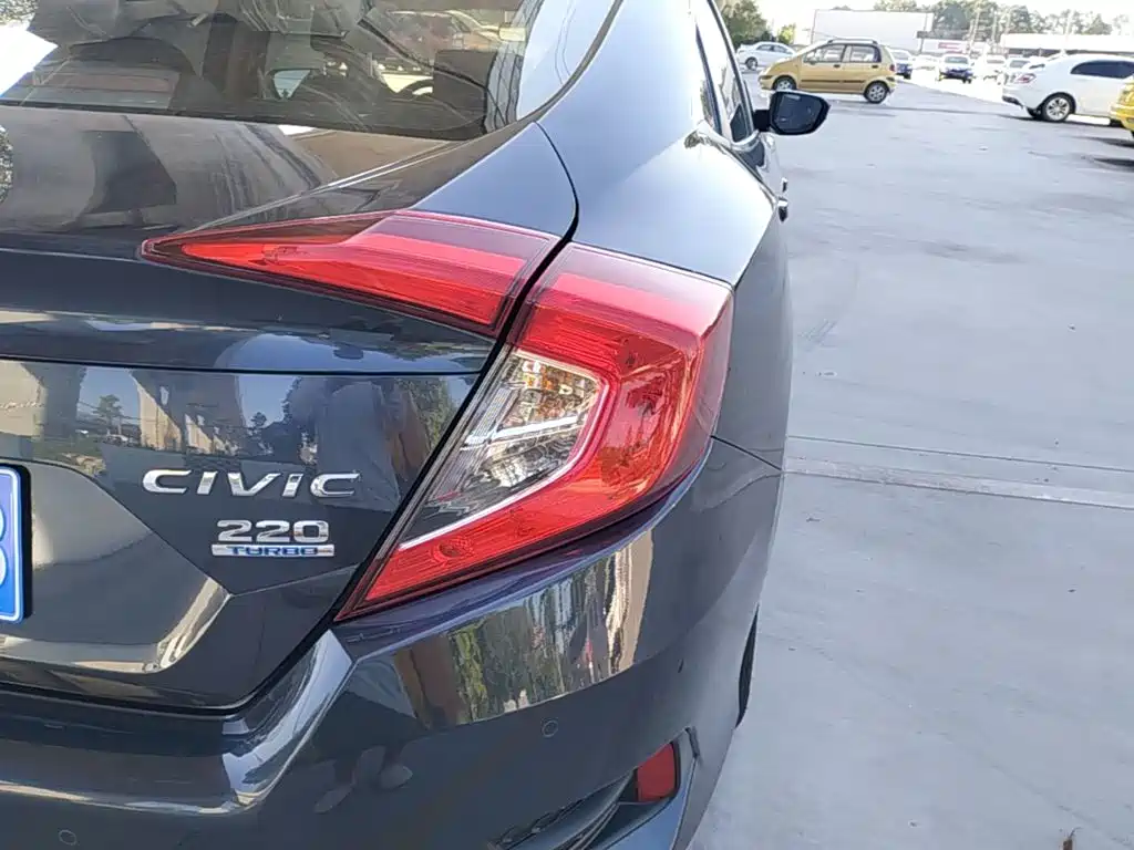 Civic 2019 220TURBO CVT Dynamic Edition National VI купить на сайте DeffCars