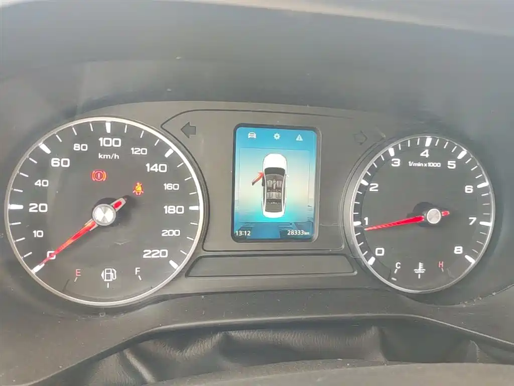 Roewe i5 2021 1.5L manual platinum version купить на сайте DeffCars