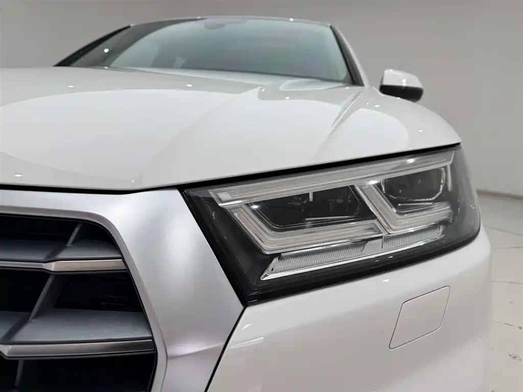 Audi Q5L 2018 45 TFSI Exclusive Fashion Model National V купить на сайте DeffCars