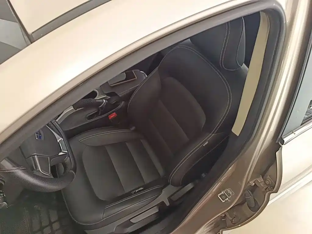Emgrand GL 2017 1.3T Manual Elite купить на сайте DeffCars