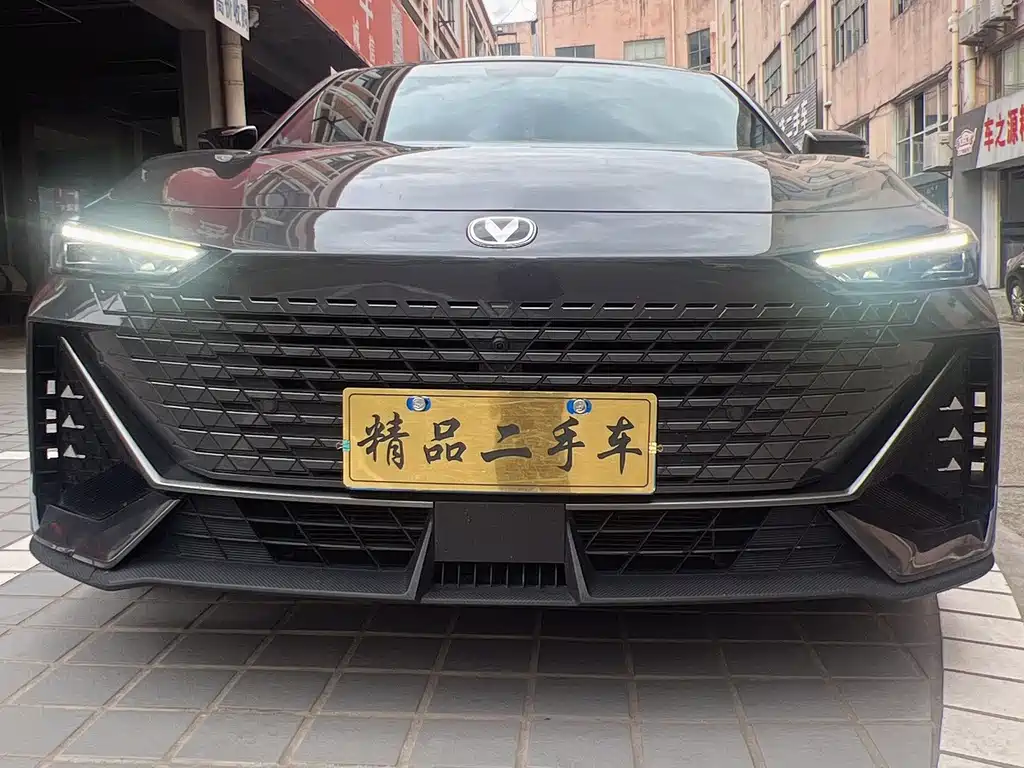 Changan UNI-V 2023 1.5T Premium купить на сайте DeffCars