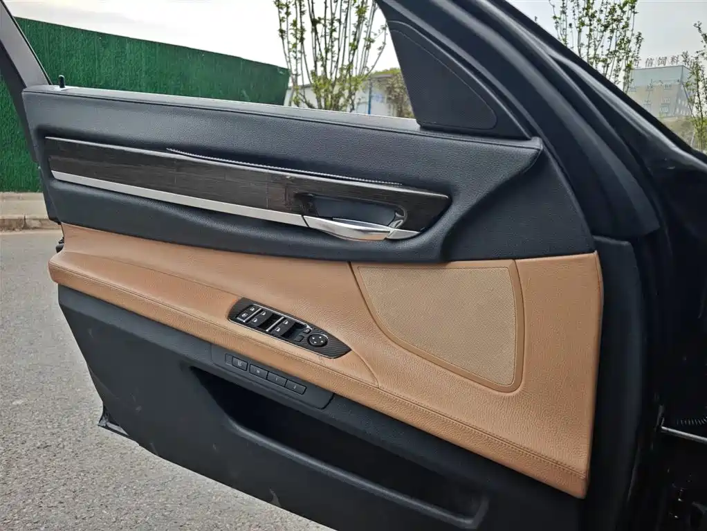 BMW 7 Series 2009 740Li Leading Model купить на сайте DeffCars