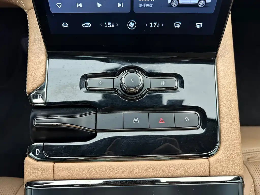 NIO ES8 2020 580KM six-seater version купить на сайте DeffCars