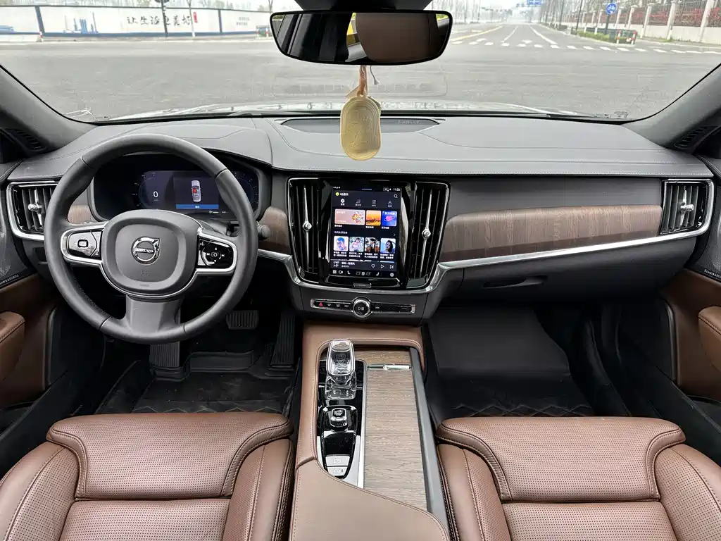 Volvo S90 2025 B5 Zhiya Luxury Edition купить на сайте DeffCars