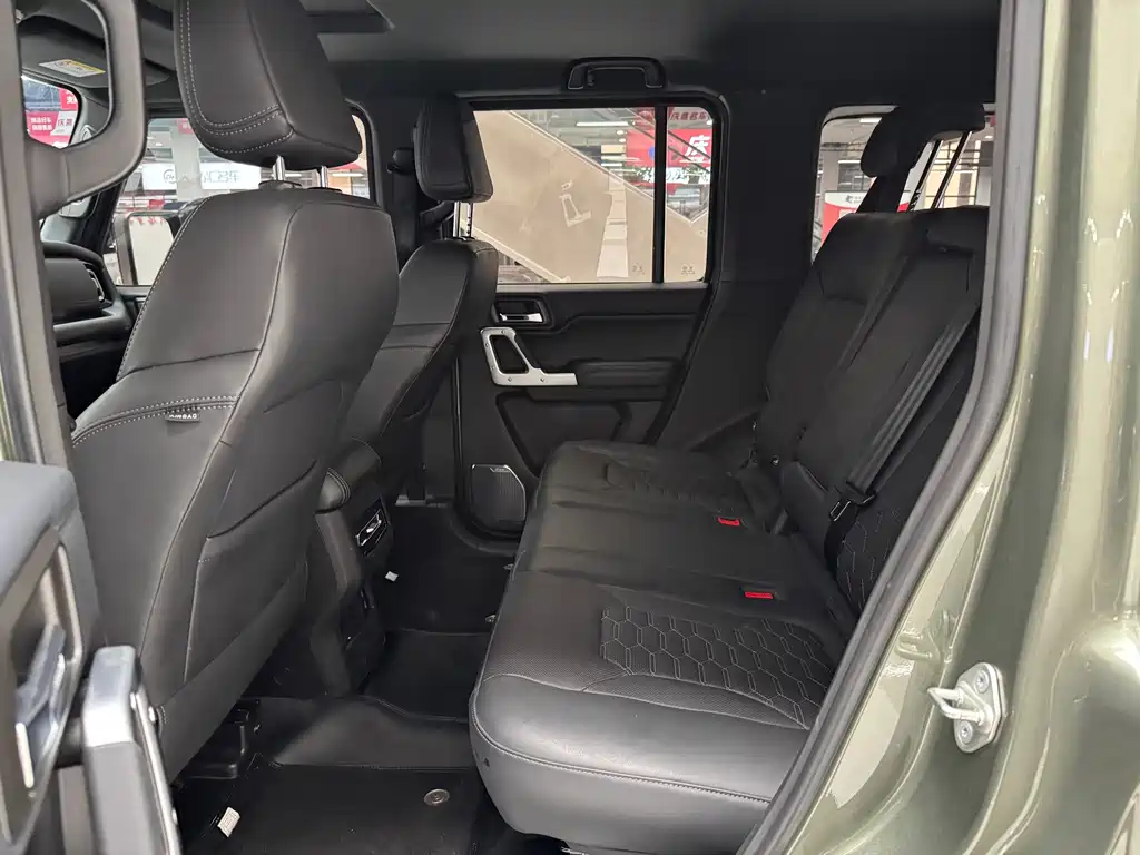 212 T01 2024 2.0T Explorer купить на сайте DeffCars