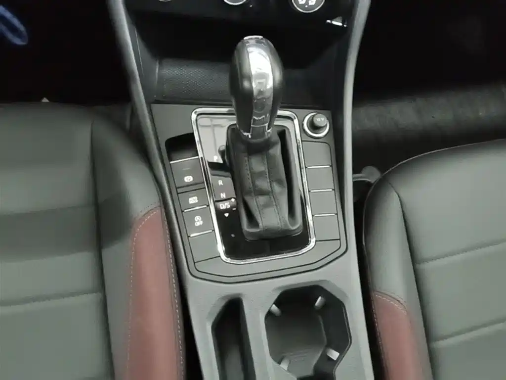 Bora 2021 1.5L automatic comfort intelligent connected version купить на сайте DeffCars