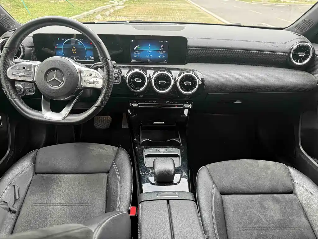 Mercedes-Benz A-Class 2019 A 180 L Sports Sedan купить на сайте DeffCars