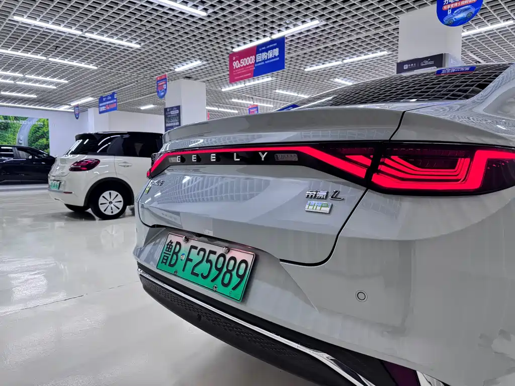 Emgrand L HiP 2022 1.5TD-DHT Pro 100KM Super Rui купить на сайте DeffCars