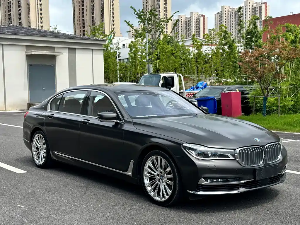 BMW 7 Series 2017 M760Li xDrive Premium Luxury Edition купить на сайте DeffCars