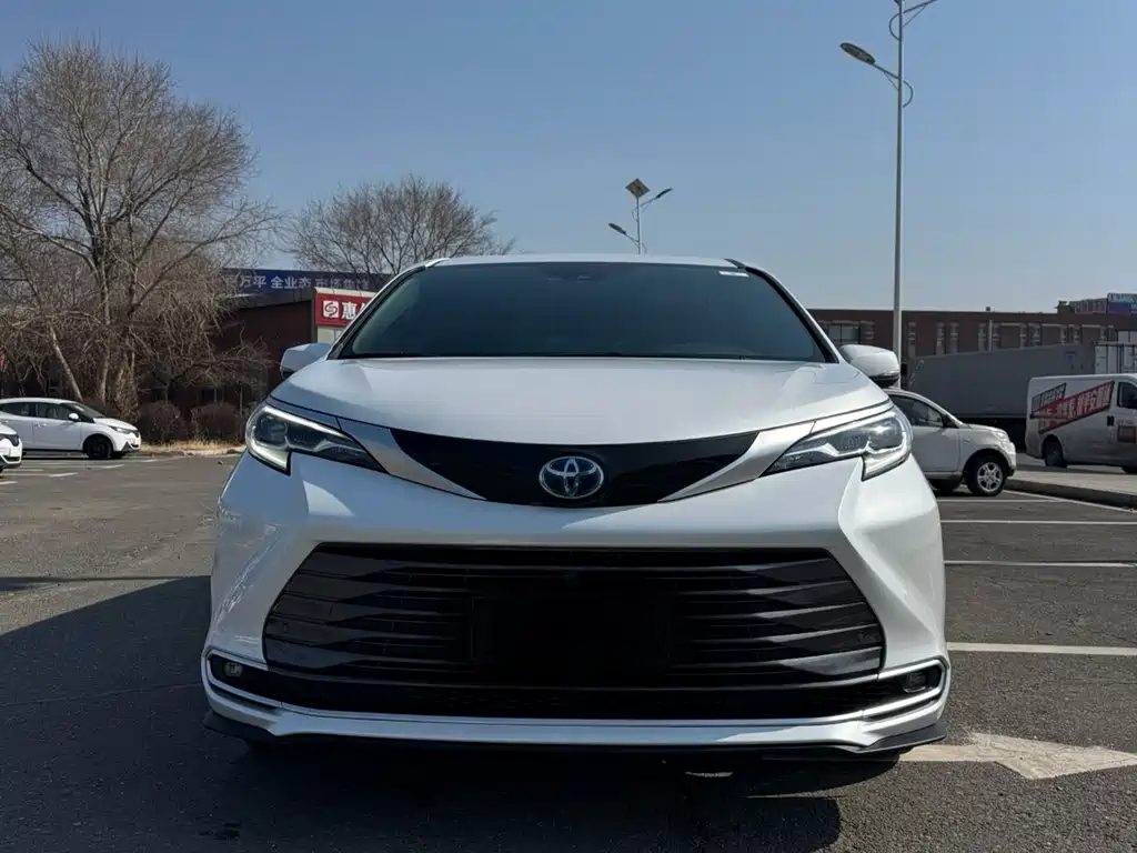 SIENNA 2023 2.5L Hybrid Extreme Edition купить на сайте DeffCars