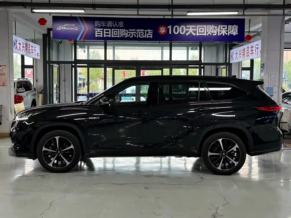 Crown Lufang 2022 2.5L HEV four-wheel drive luxury version купить на сайте DeffCars