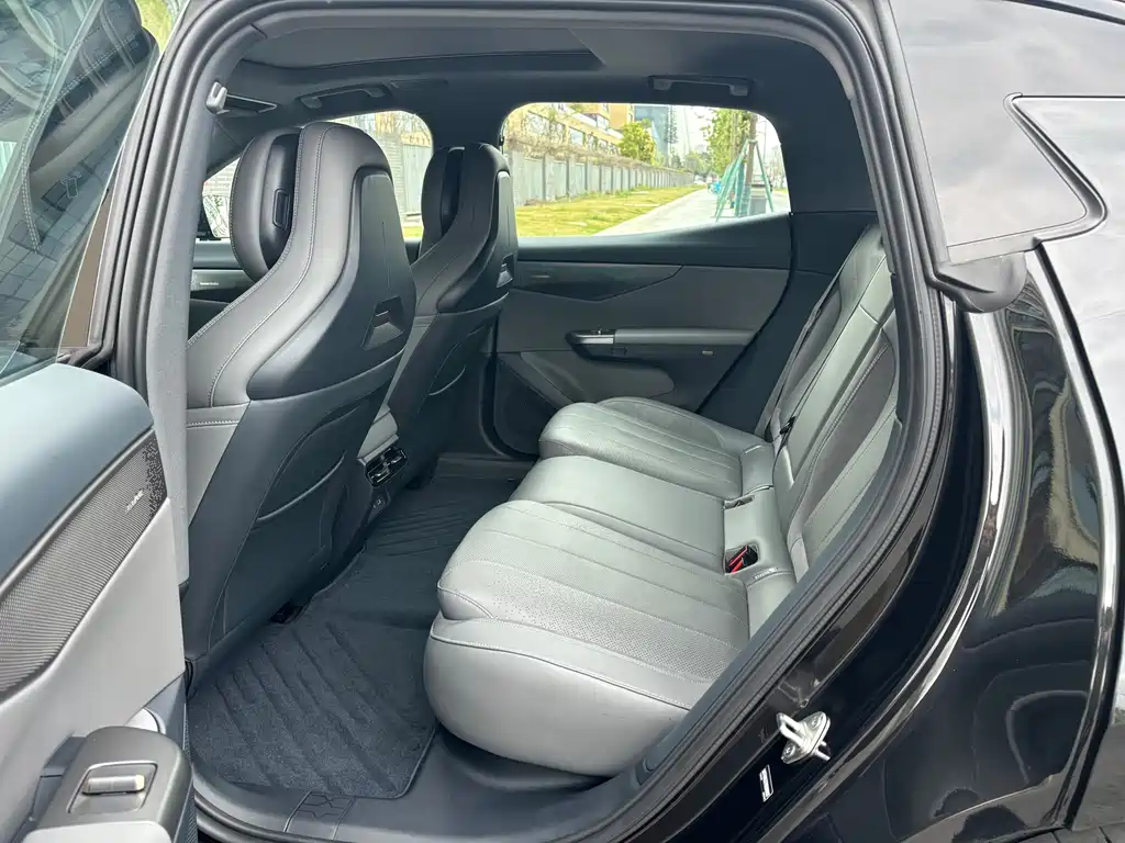 Lynk & Co 07 EM-P 2024 EM-P 126 long battery life Halo купить на сайте DeffCars