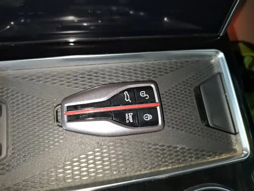 Hongqi HS7 2021 2.0T DCT two-wheel drive smart connected flagship edition купить на сайте DeffCars