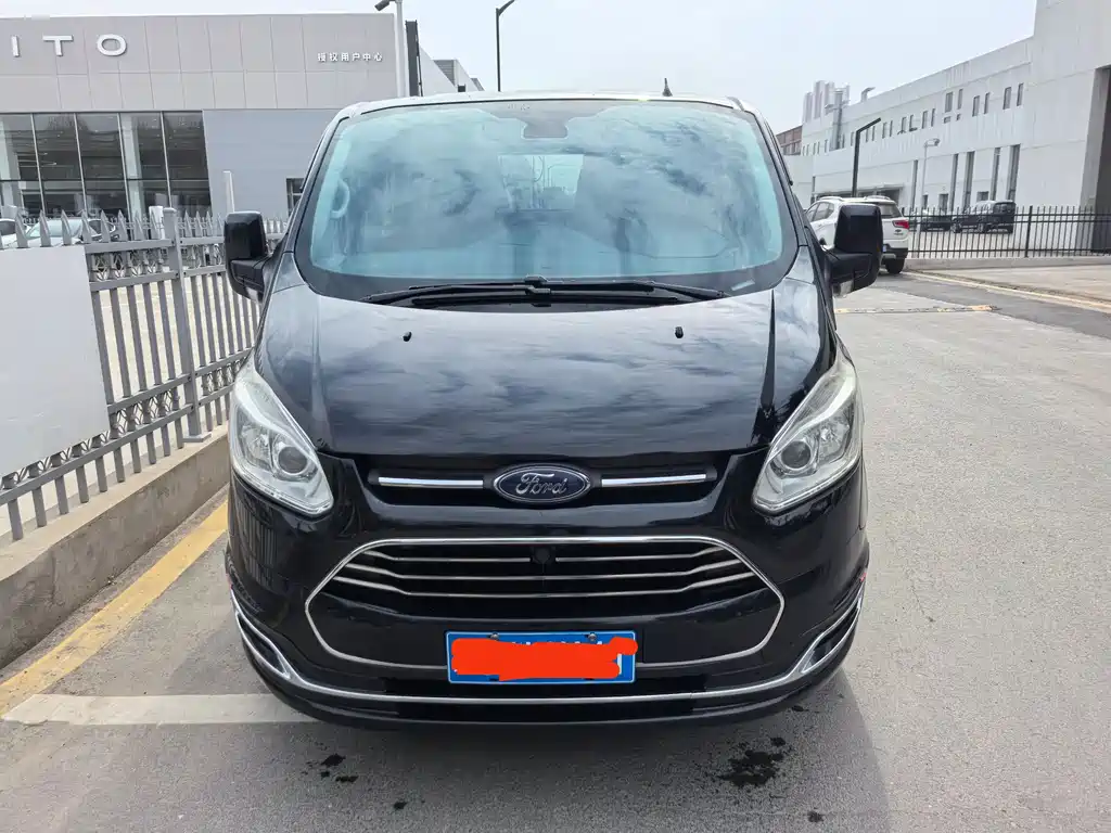 Tourio 2017 2.0T automatic refined version купить на сайте DeffCars